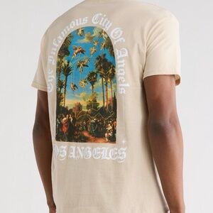 Retrofit Beige T‑Shirt with White and Gold LA Graphic